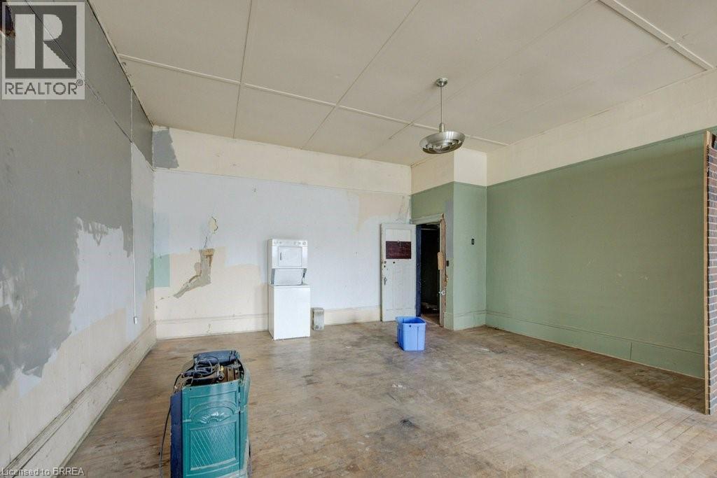 36 Norfolk Street S Property Photo 18