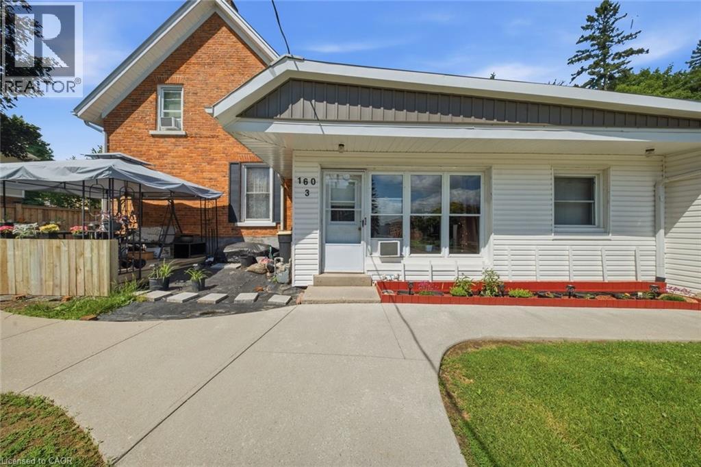 160 Queen Street Property Photo 3