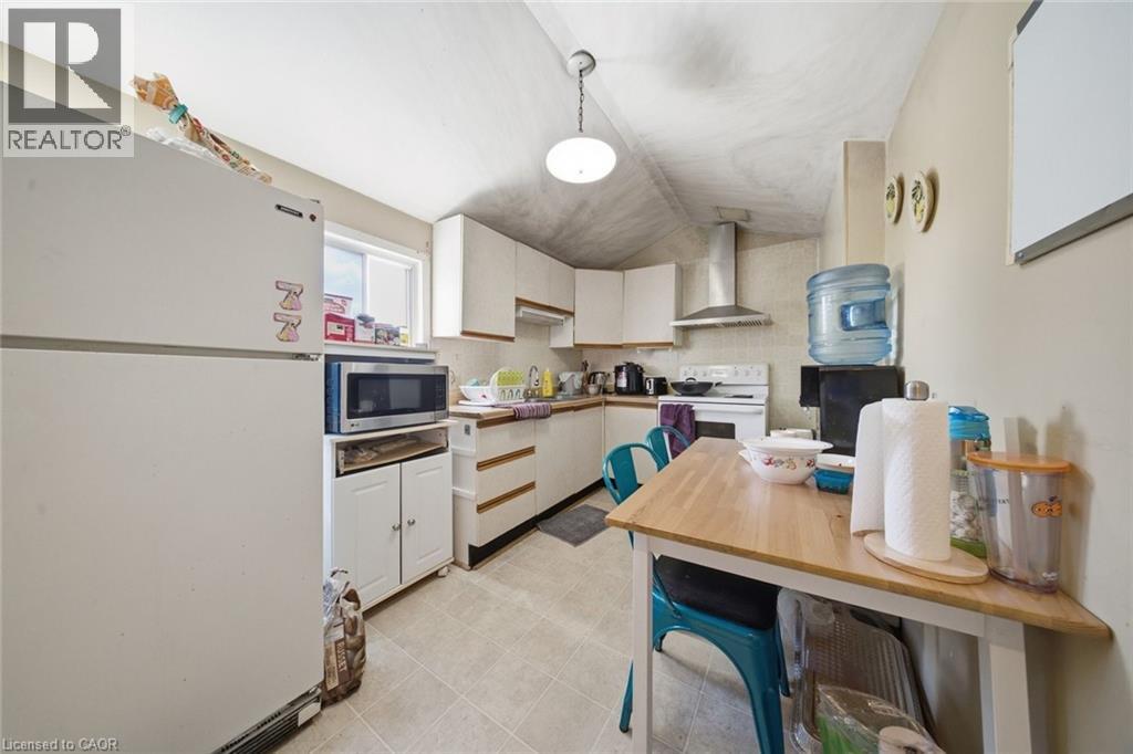 160 Queen Street Property Photo 8