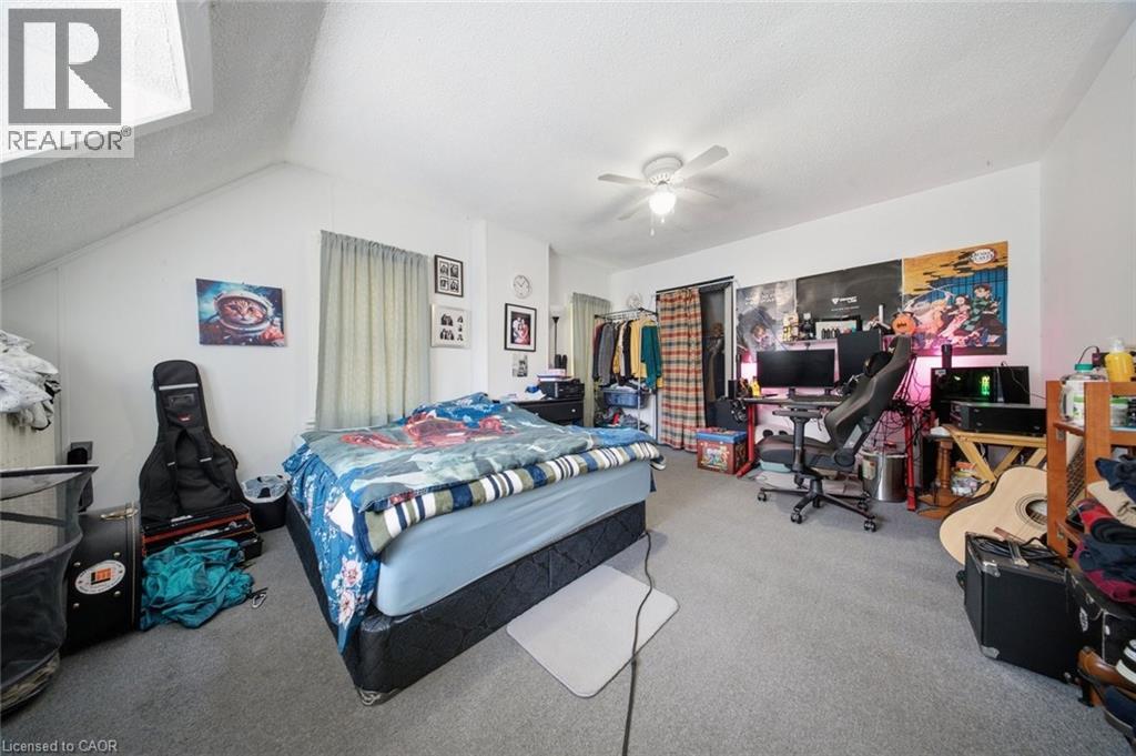 160 Queen Street Property Photo 11