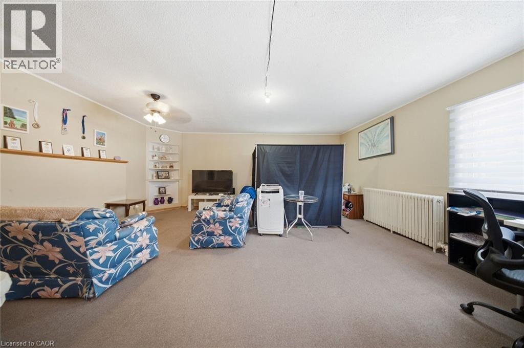 160 Queen Street Property Photo 13