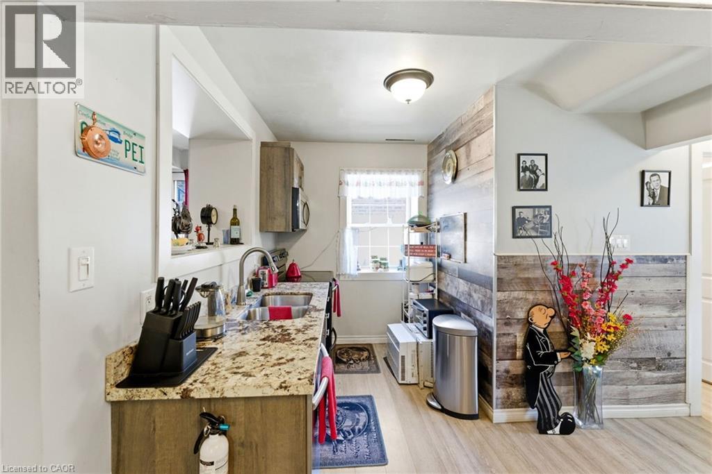 1745 King Street E Property Photo 23