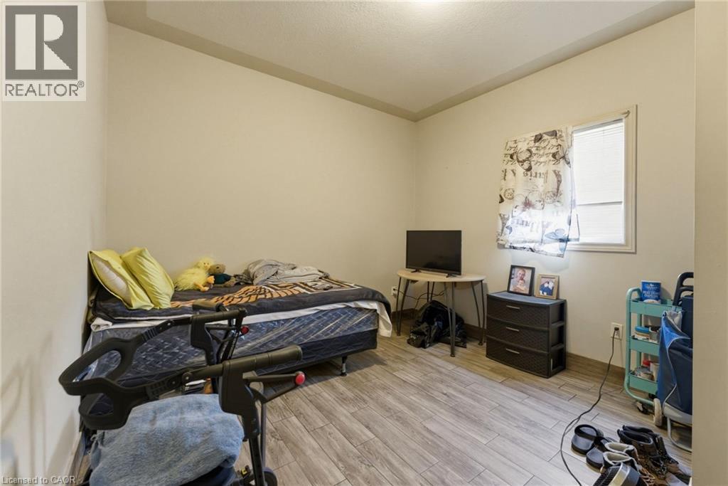 1745 King Street E Property Photo 31