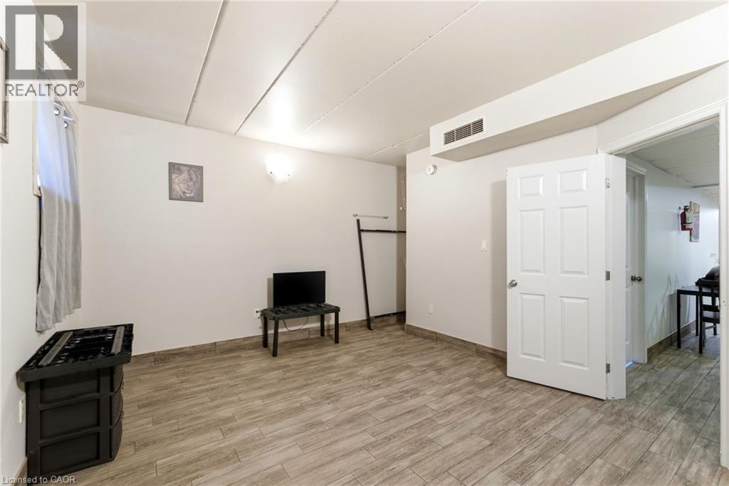 1745 King Street E Property Photo 44