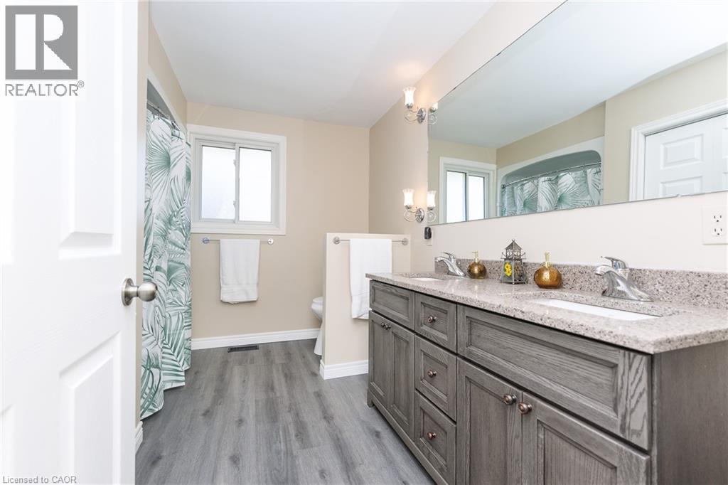 6155 Rainham Road Property Photo 21