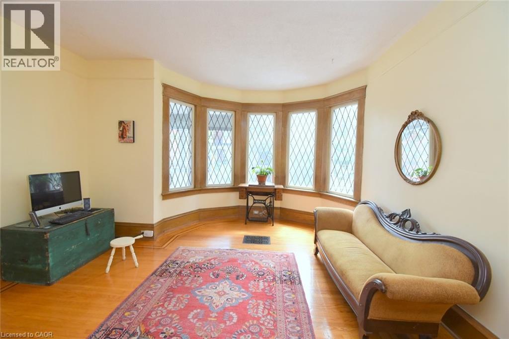 28 St Clair Avenue Property Photo 8