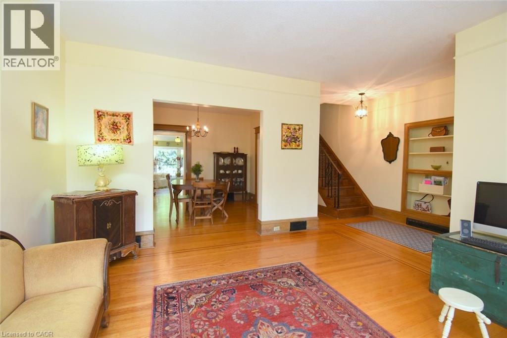 28 St Clair Avenue Property Photo 9