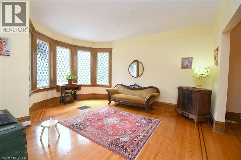 28 St Clair Avenue Property Photo 10