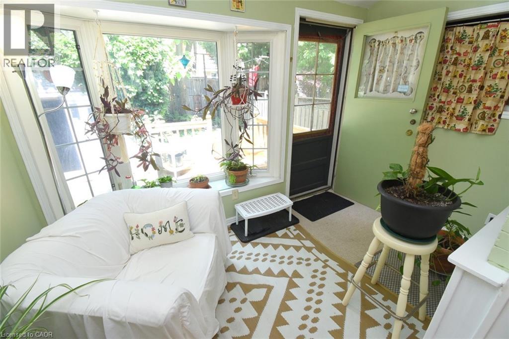 28 St Clair Avenue Property Photo 21
