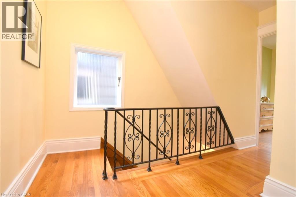 28 St Clair Avenue Property Photo 23