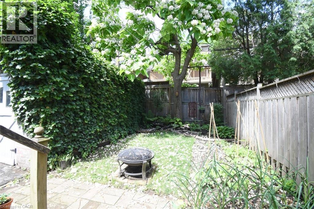 28 St Clair Avenue Property Photo 44