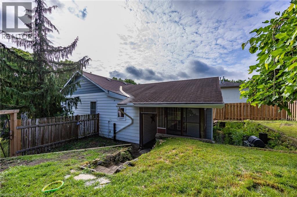 122 Queen Street Property Photo 5