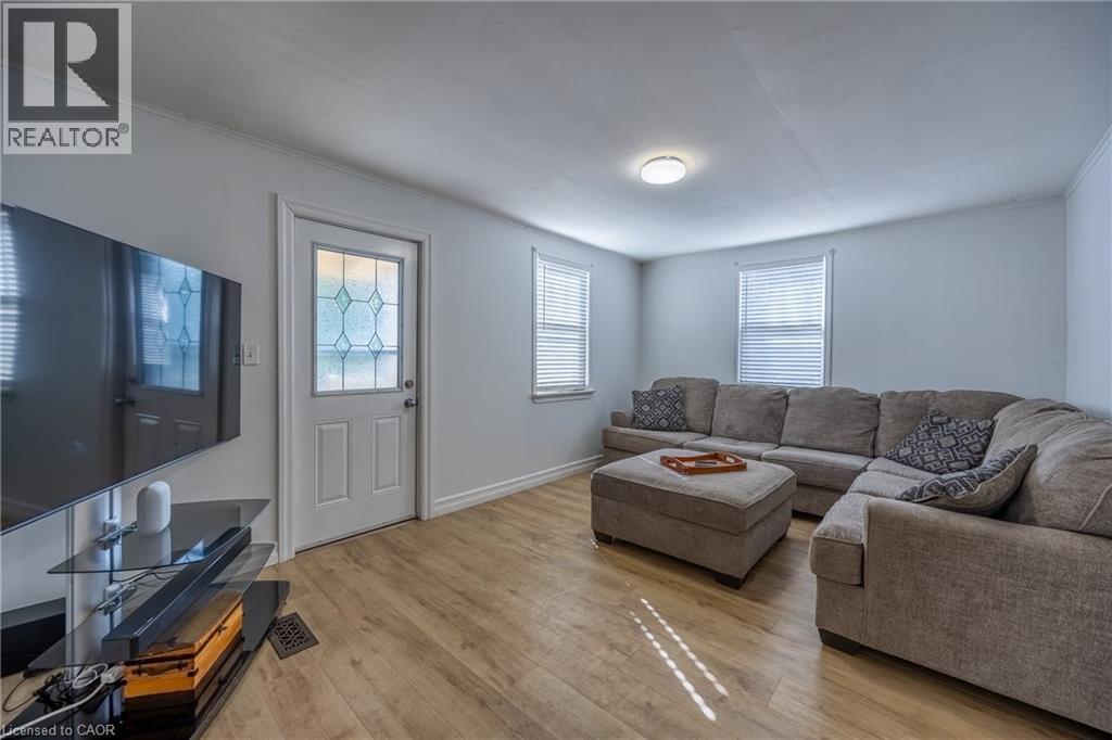 122 Queen Street Property Photo 7