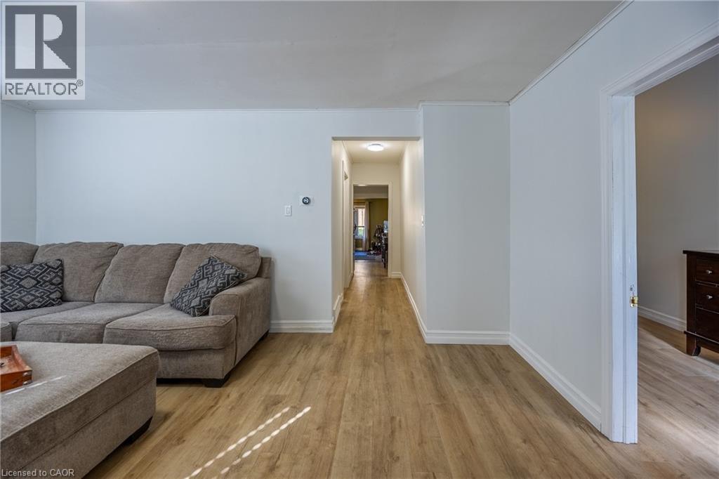 122 Queen Street Property Photo 8