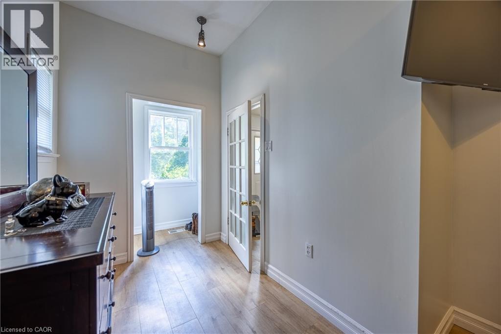 122 Queen Street Property Photo 10