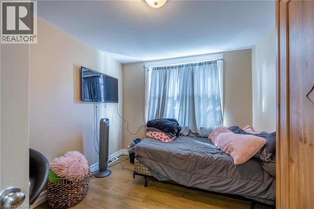 122 Queen Street Property Photo 11