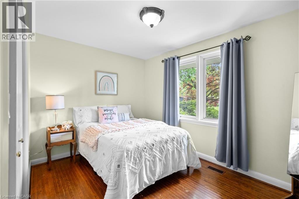 1589 Crediton Parkway Property Photo 17