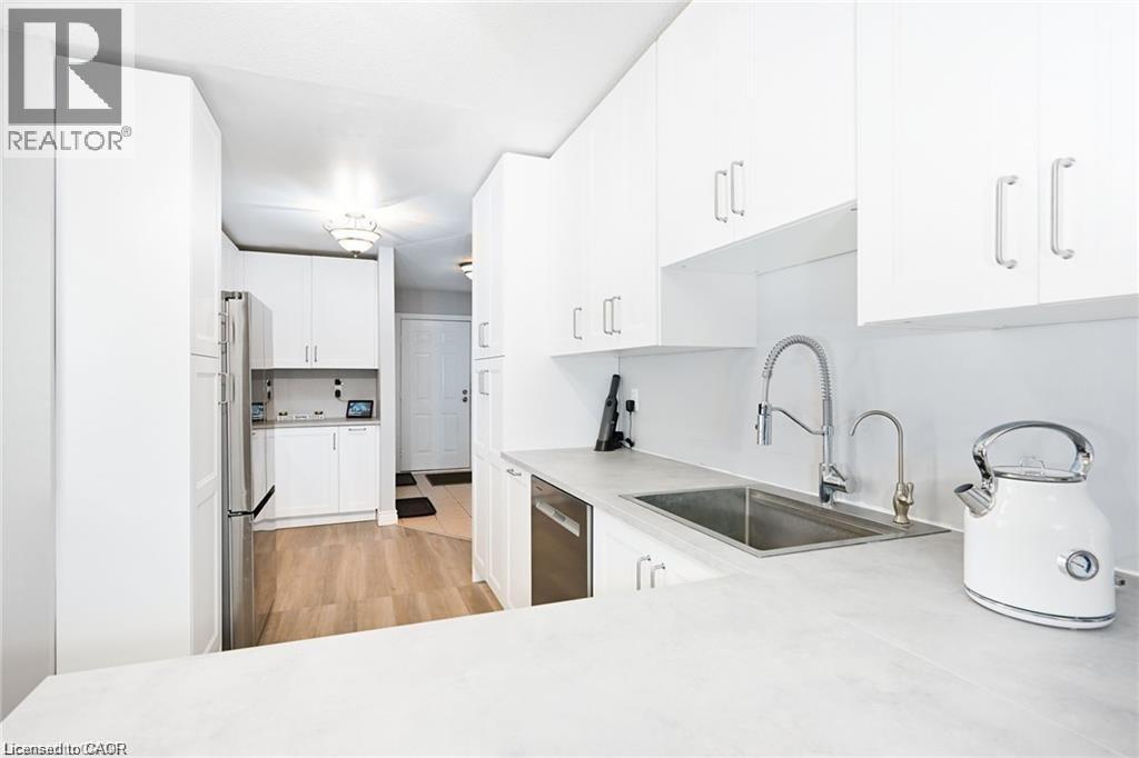 8 Buss Court Property Photo 6