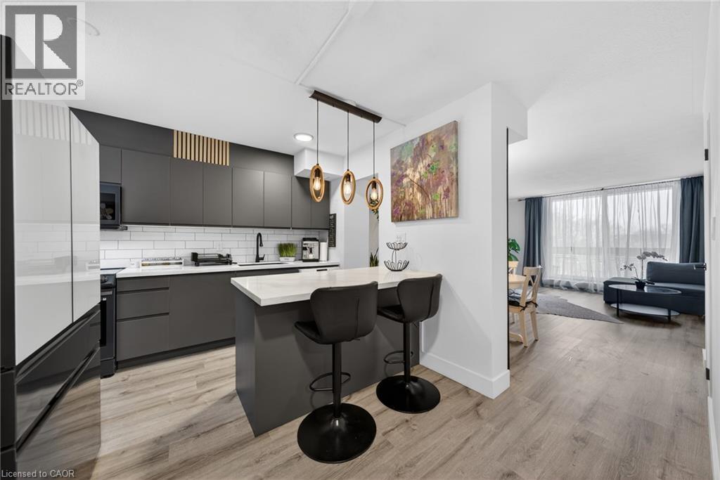 350 Quigley Road Unit# 324 Photo de la propriété 1