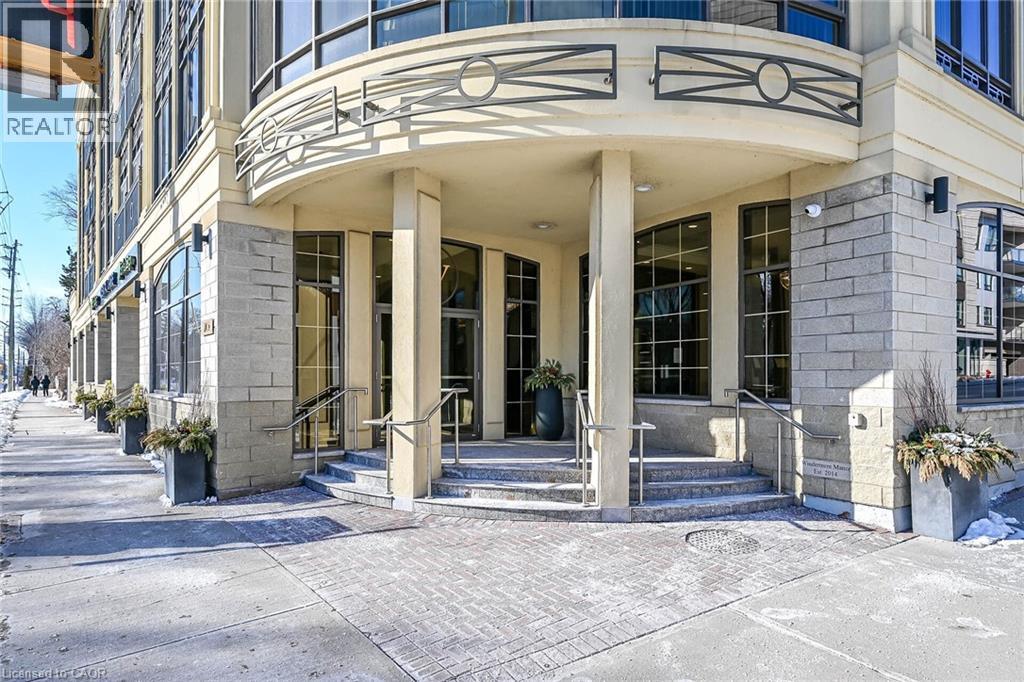 205 Lakeshore Road W Unit# 409 Property Photo 2
