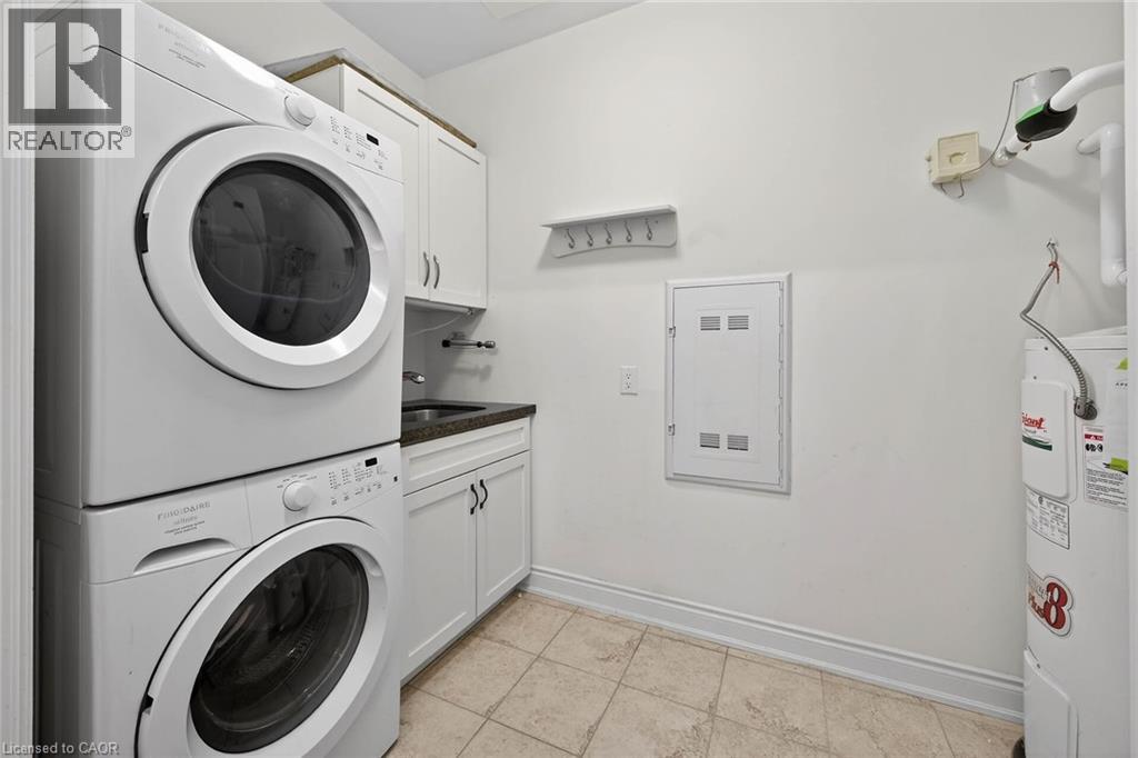 205 Lakeshore Road W Unit# 409 Property Photo 18