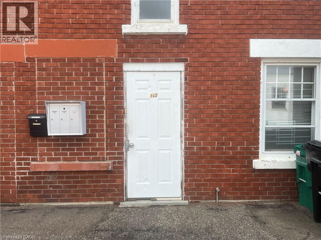 745 King Street E Property Photo 12