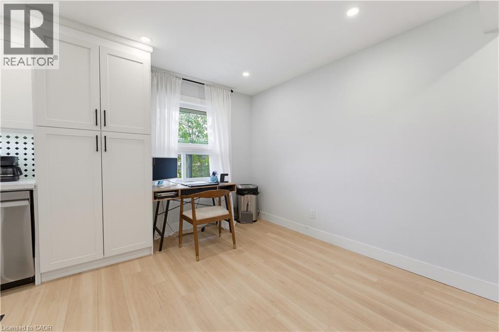 138 Blackhorne Drive Unit# 4 Property Photo 15