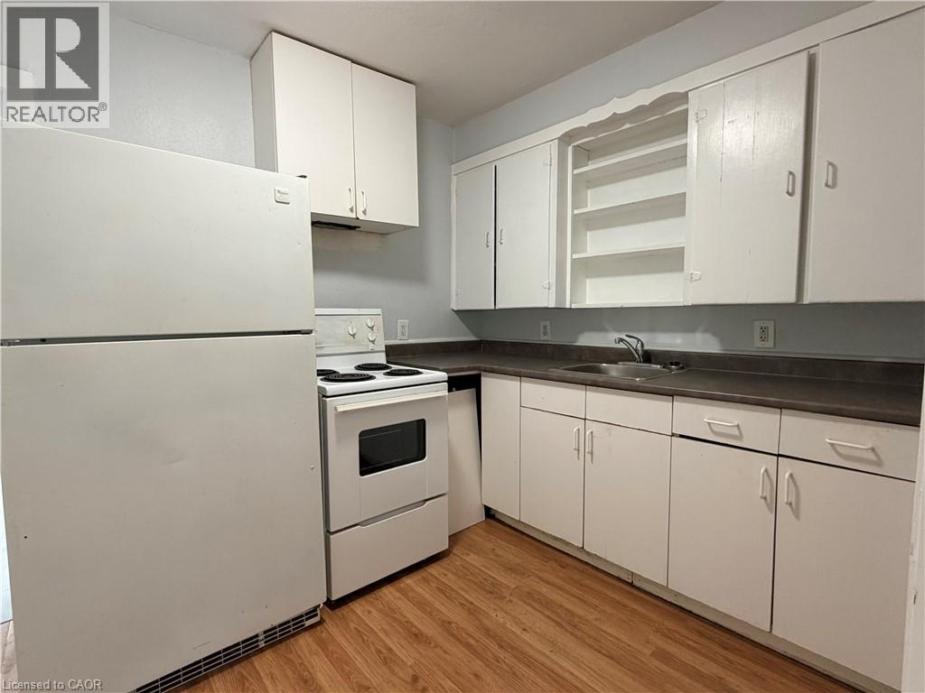 74 William Street W Unit# 4 Property Photo 4