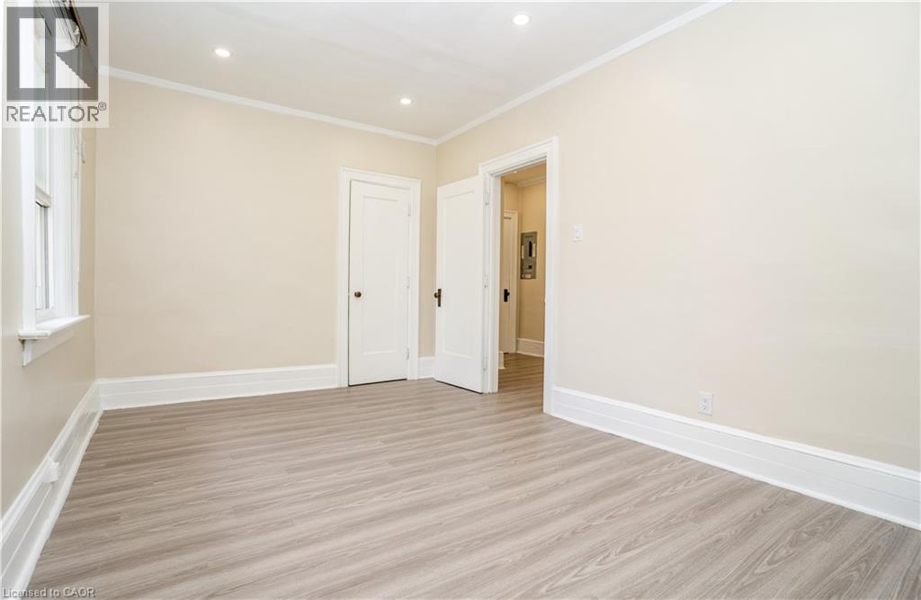 12 Wellington Street N Unit# 2 Property Photo 4