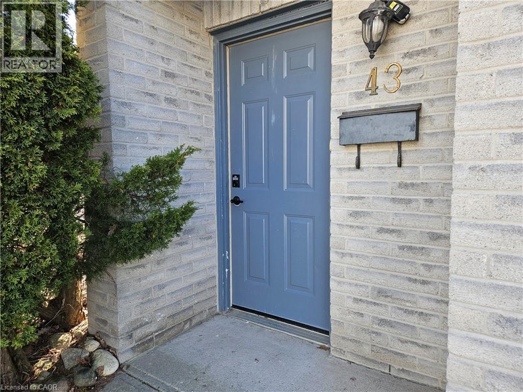 589 Beechwood Drive Unit# 43 Property Photo 3