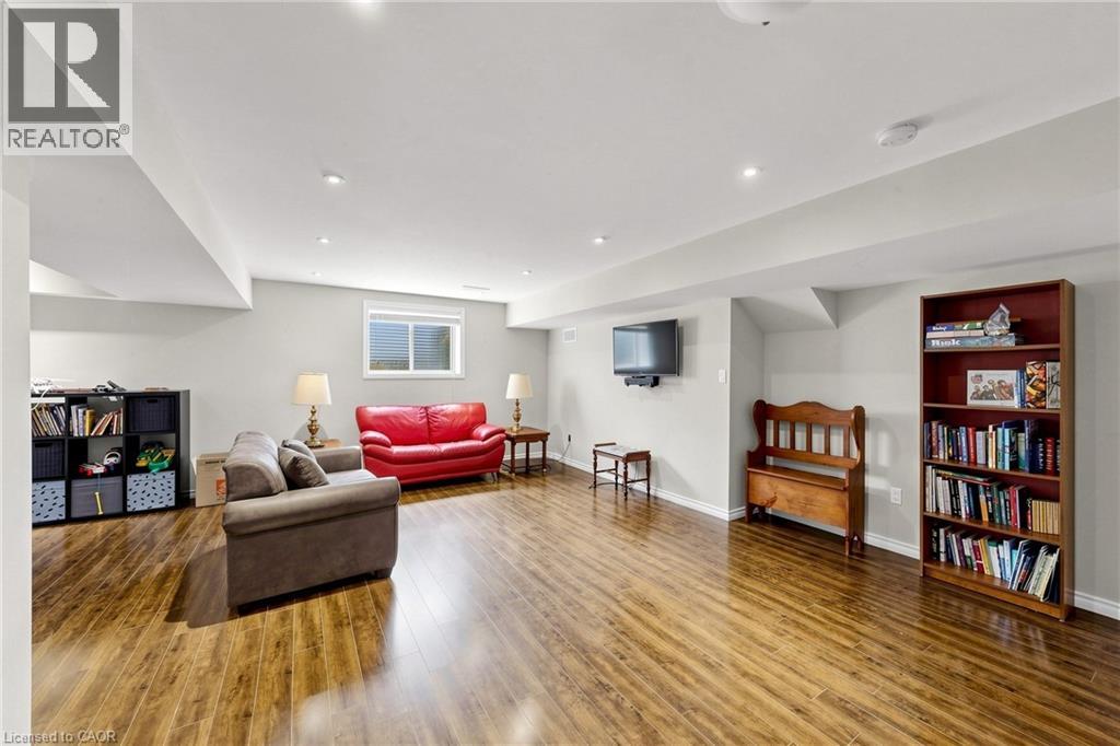 18 Gateway Avenue Property Photo 27