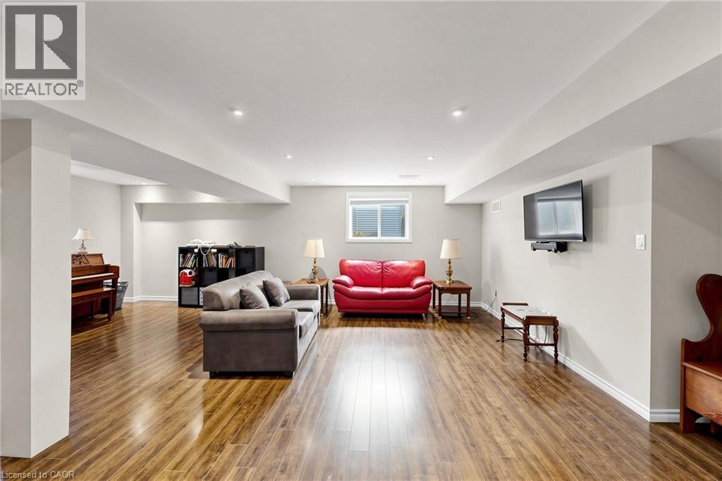 18 Gateway Avenue Property Photo 28