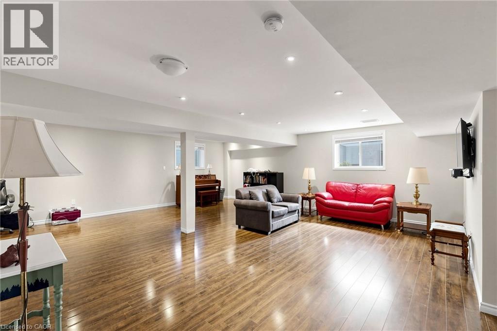18 Gateway Avenue Property Photo 29