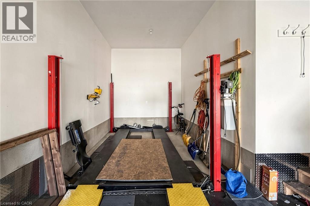 18 Gateway Avenue Property Photo 39