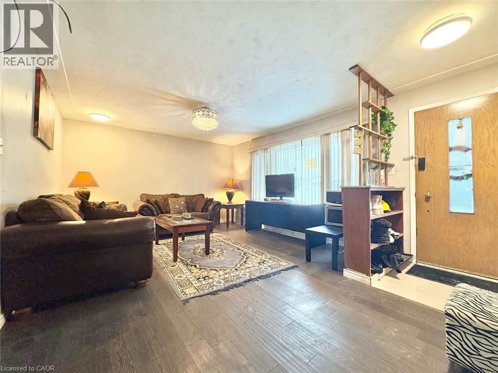 265 GLENRIDGE Drive Unit# 1 Property Photo 1
