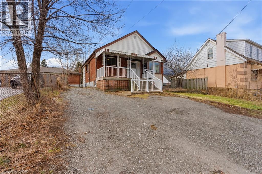 880 Lawrence Road Property Photo 2