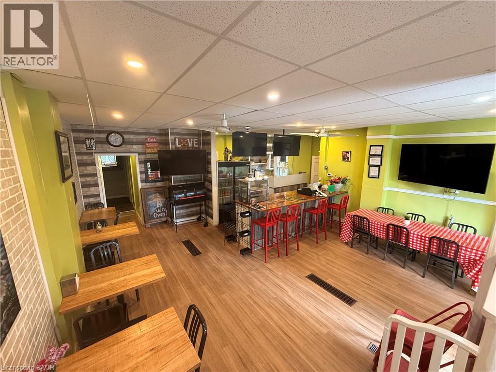 486 James Street N Property Photo 4