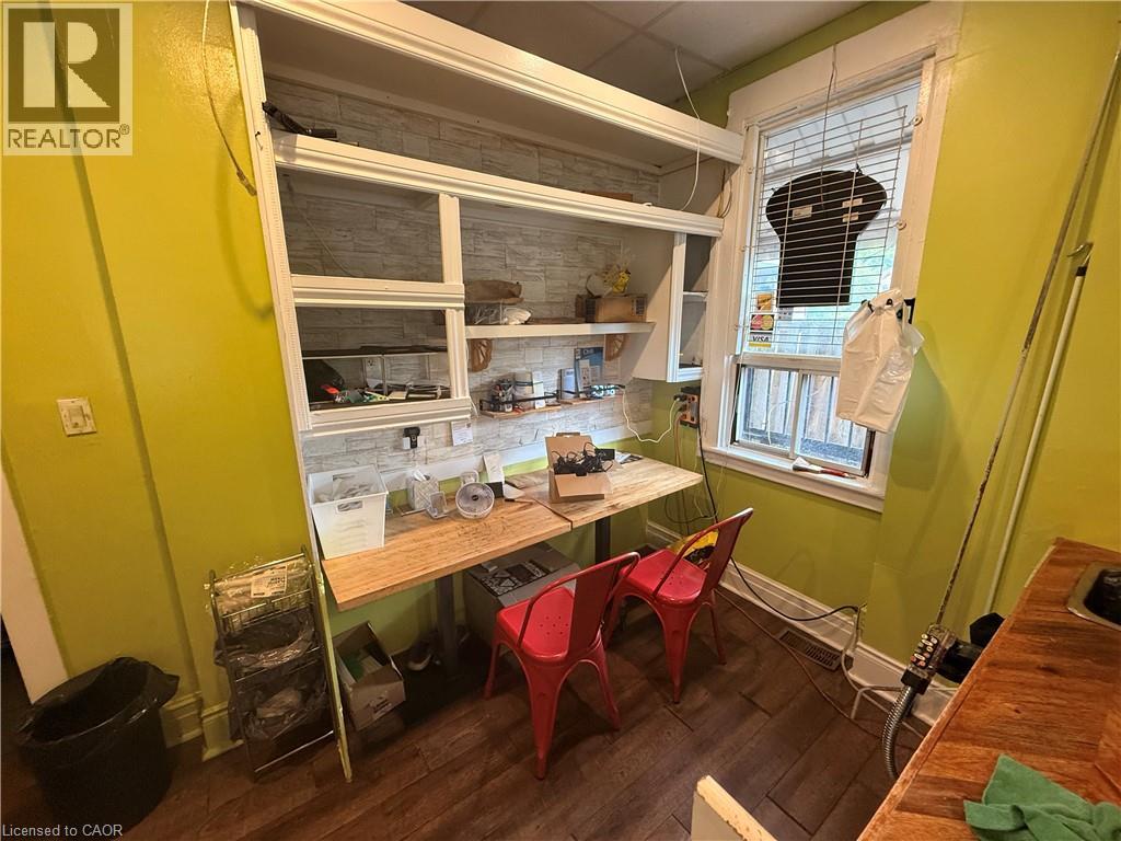 486 James Street N Property Photo 6