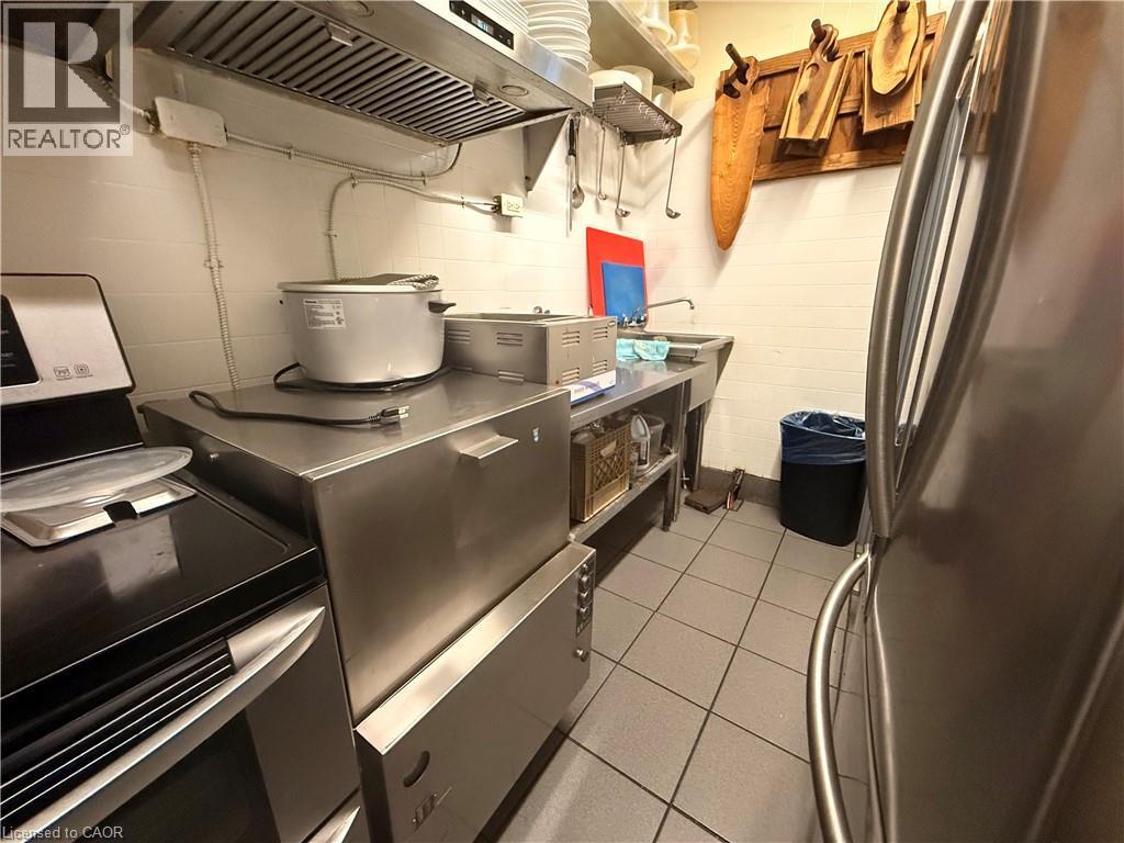 486 James Street N Property Photo 9