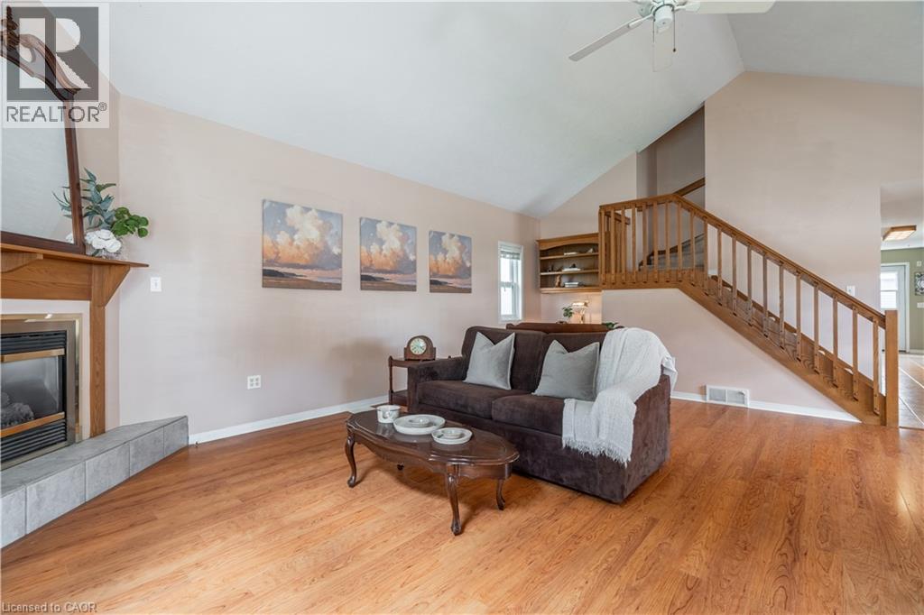 339 Main Street W Property Photo 7