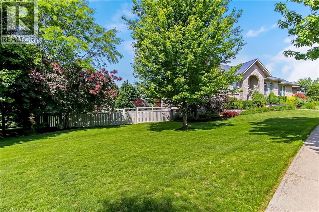 139 Mannheim Crescent Property Photo 4