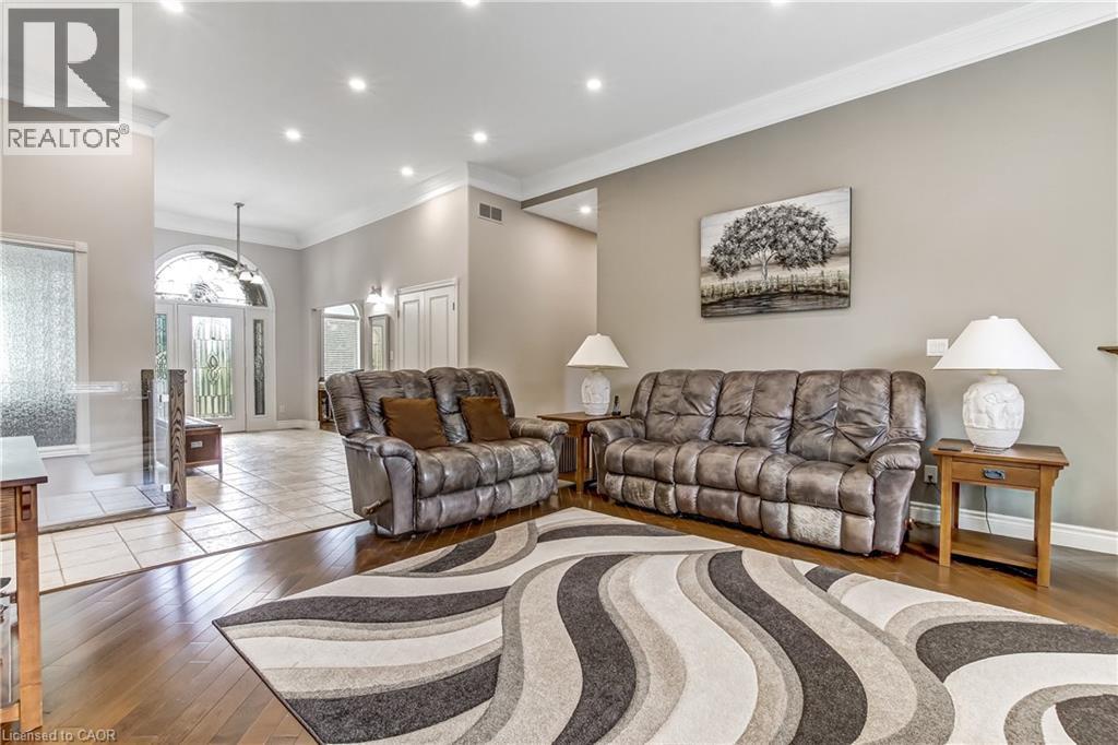139 Mannheim Crescent Property Photo 10