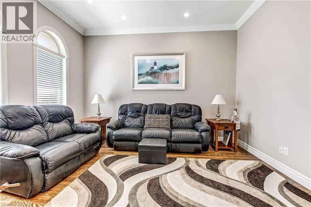 139 Mannheim Crescent Property Photo 12