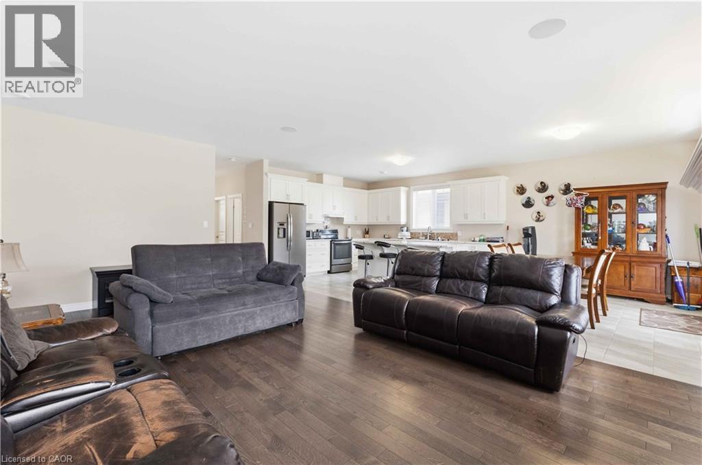 9 Efthemio Court Property Photo 8