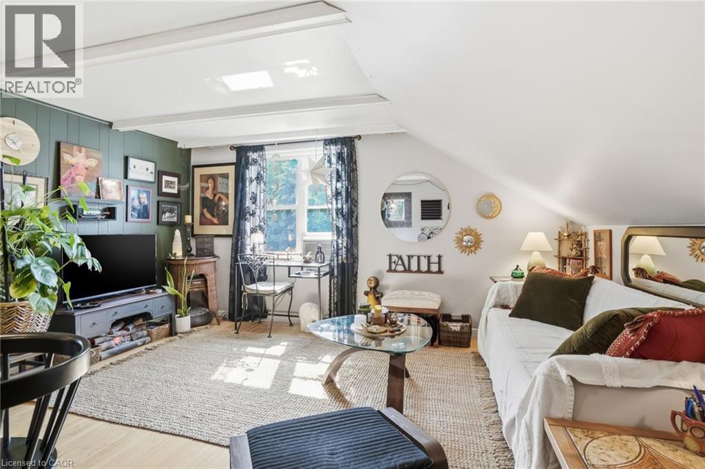 19 Victoria Street Property Photo 18