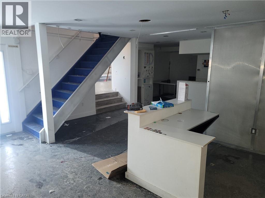 549 Lancaster Street W Property Photo 5