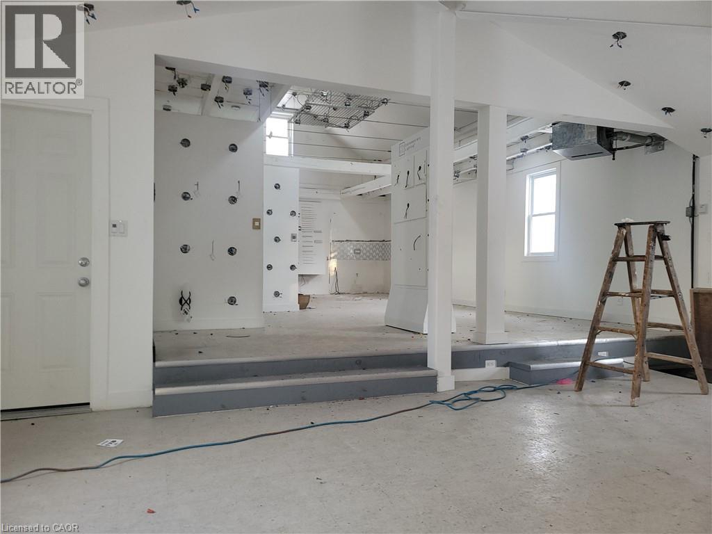 549 Lancaster Street W Property Photo 7