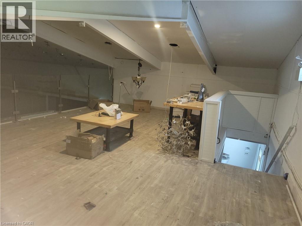549 Lancaster Street W Property Photo 10