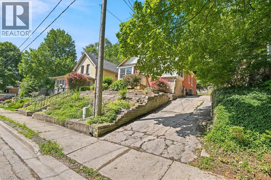 22 Ramore Street Property Photo 41