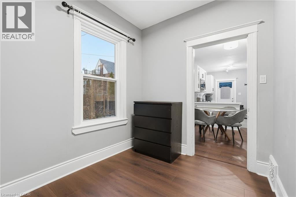 70 Robert Street Property Photo 10